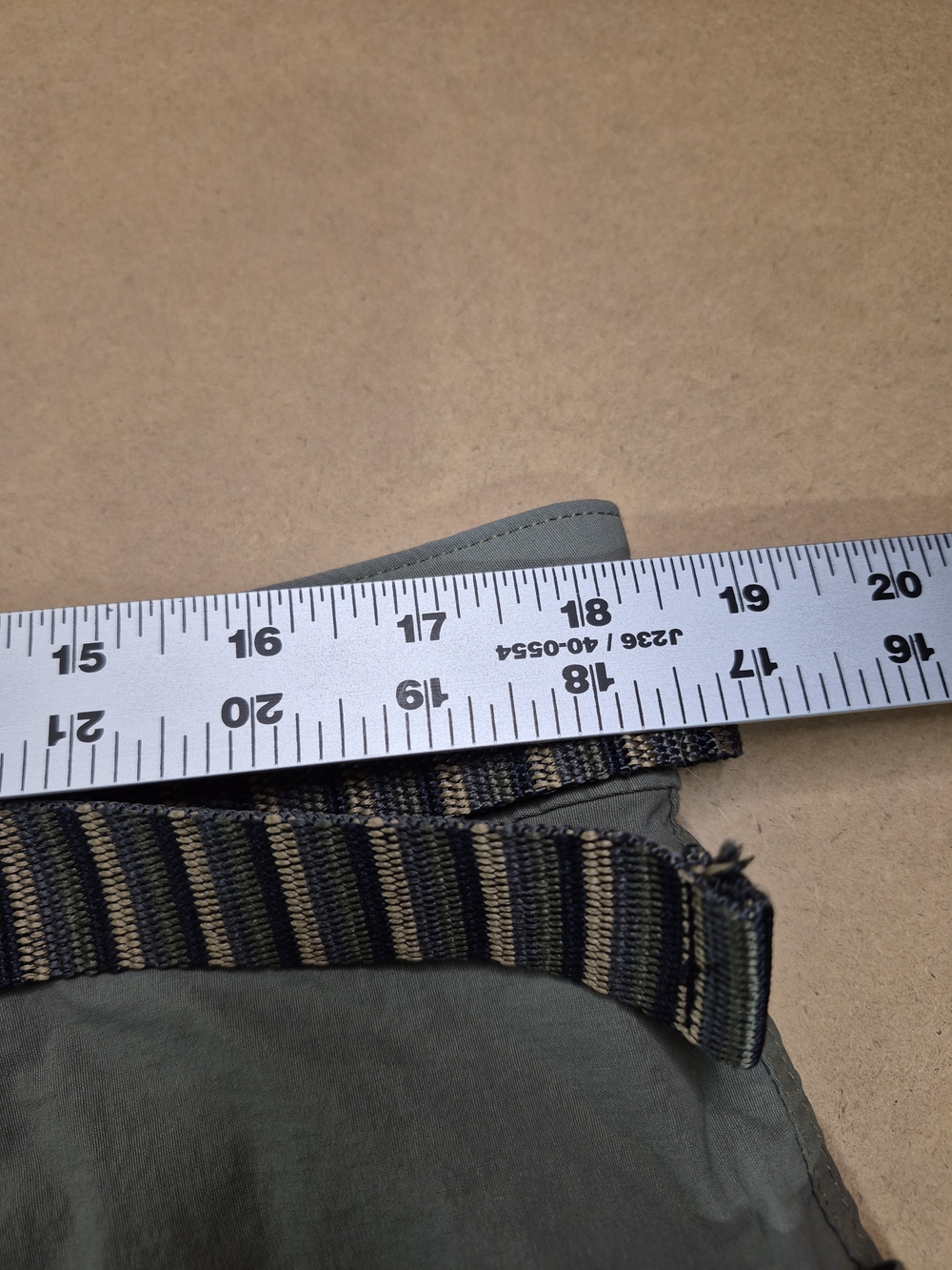 Orvis Men's Cargo Shorts in Light Olive with Striped Webbing Belt 3355/379 - Picture 8 of 10